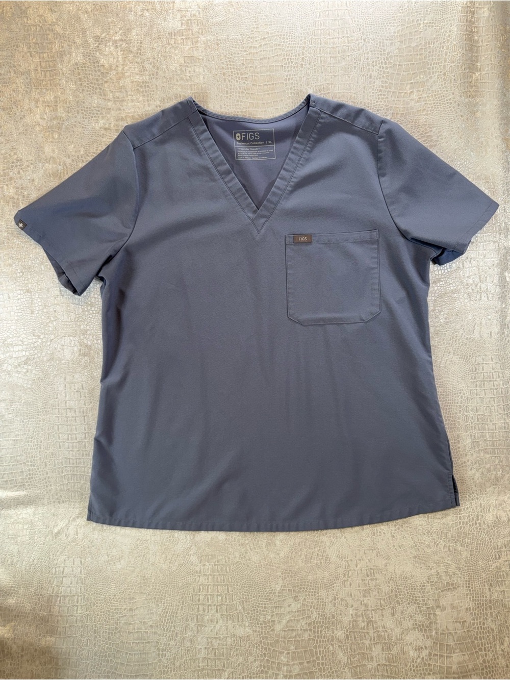 FIGS Catarina Vapor Blue One-Pocket Scrub Top, Women’s size XL